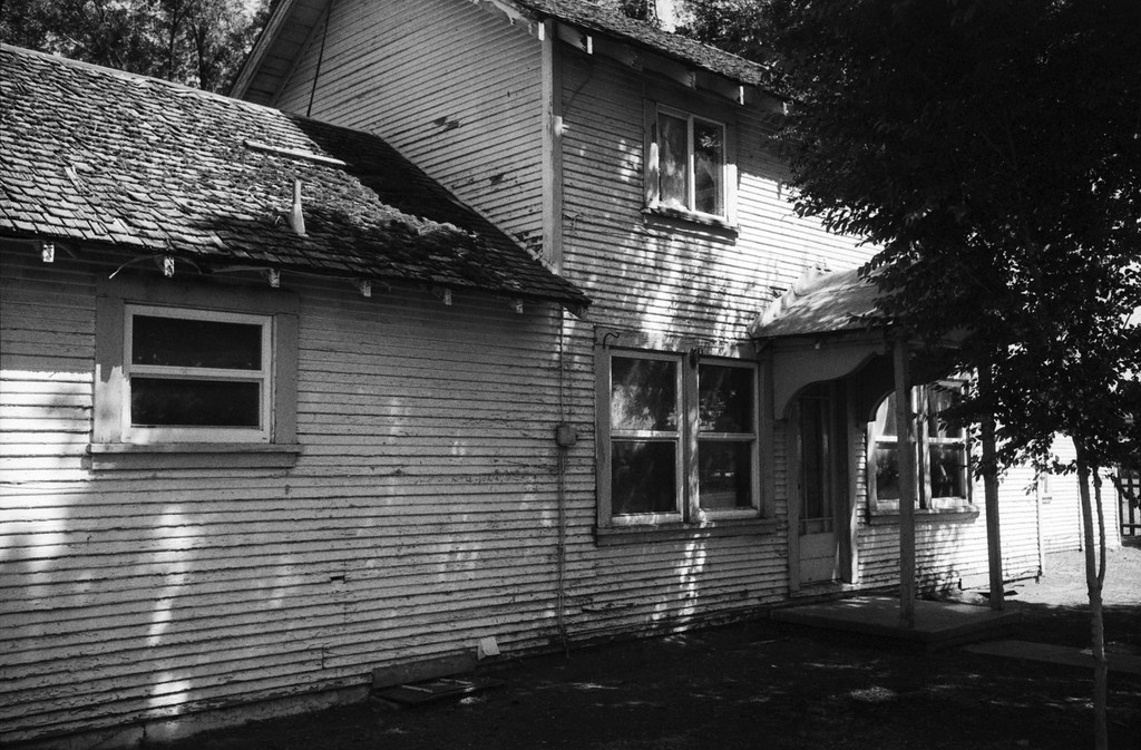 Abandoned Elm Motel - Dorris, California