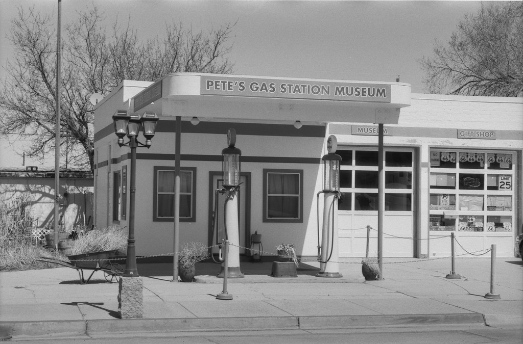 Pete's Route 66 Gas Station & Museum - Route 66 - Williams, Arizona