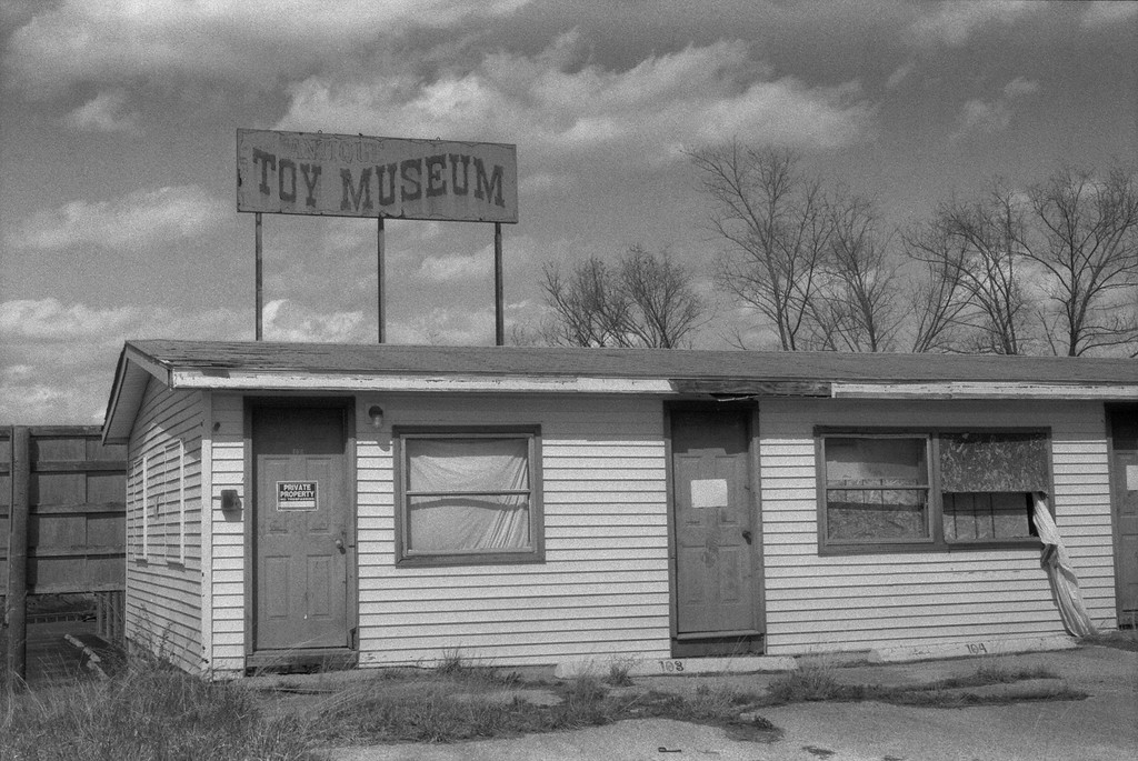Abandoned Toy Museum - Route 66 - Sullivan, Missouri