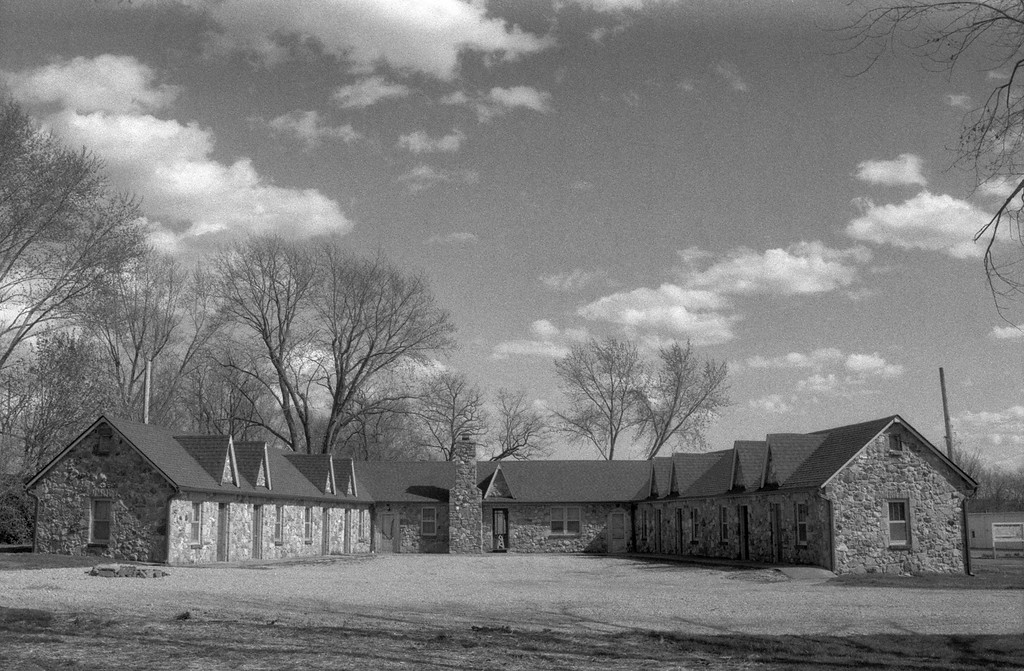 Shamrock Court Motel - Route 66 - Sullivan, Missouri