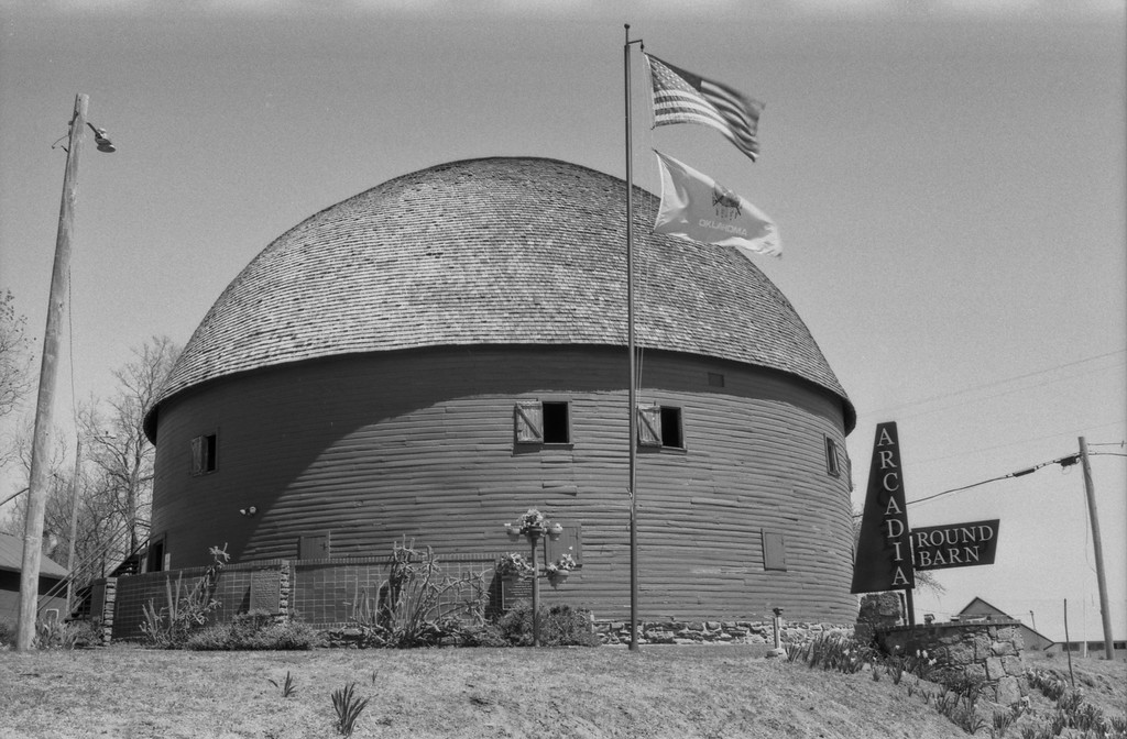 Arcadia Round Barn - Route 66 - Arcadia, Oklahoma