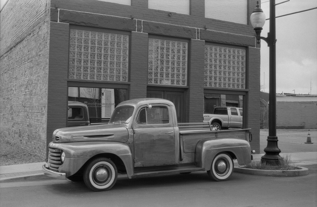 Ford F-1 - Route 66 - Winslow, Arizona