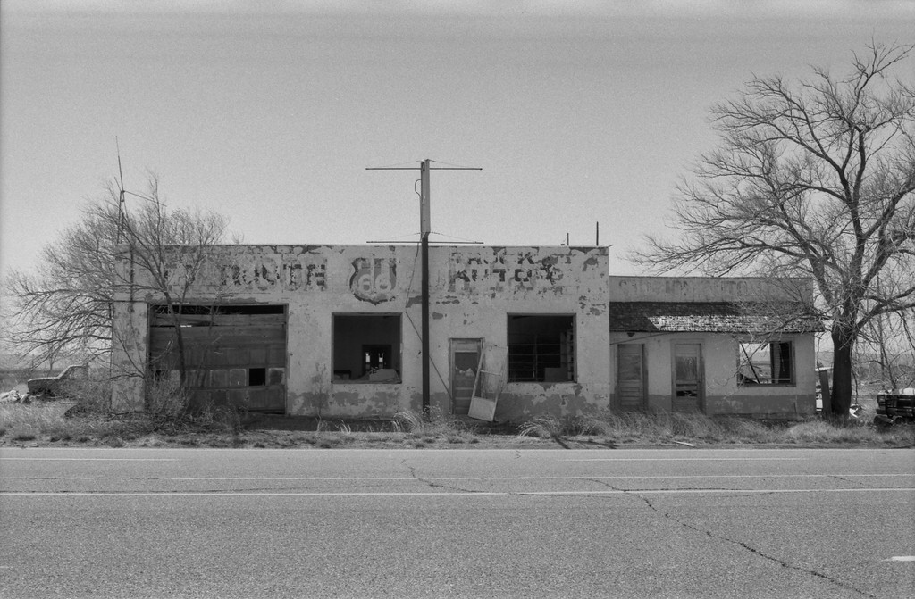 Abandoned Gas Station - Route 66 - Glenrio, Texas