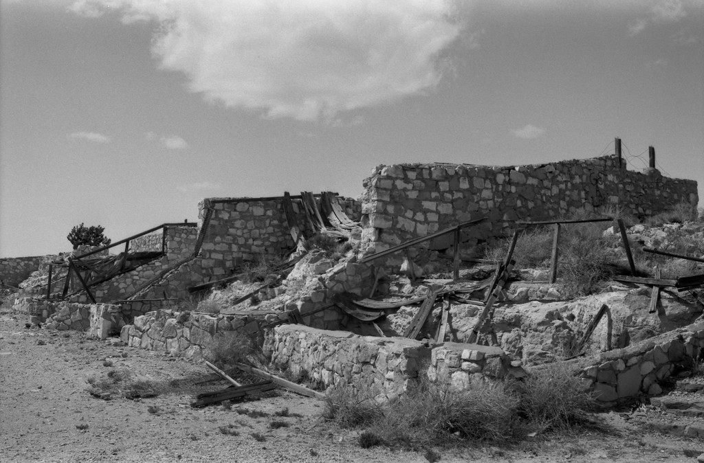 Mountain Lions Zoo - Route 66 - Two Guns, Arizona