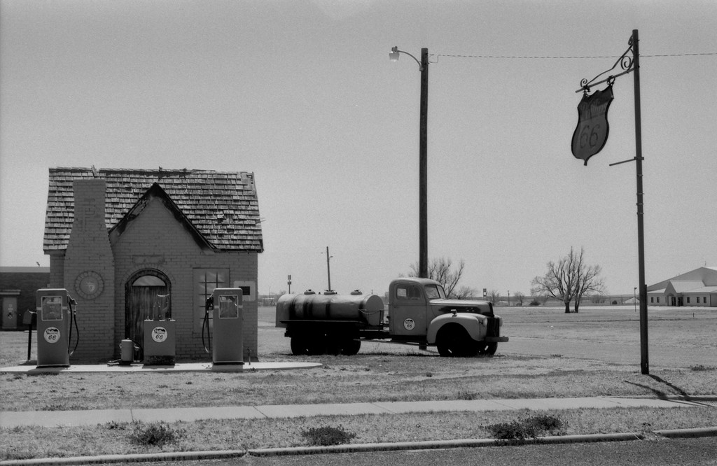 Abandoned Phillips 66 Station - Route 66 - McLean, Texas