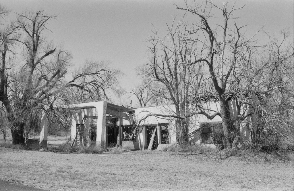 Bradley Kiser's 66 Super Service Station - Route 66 - Alanreed, Texas