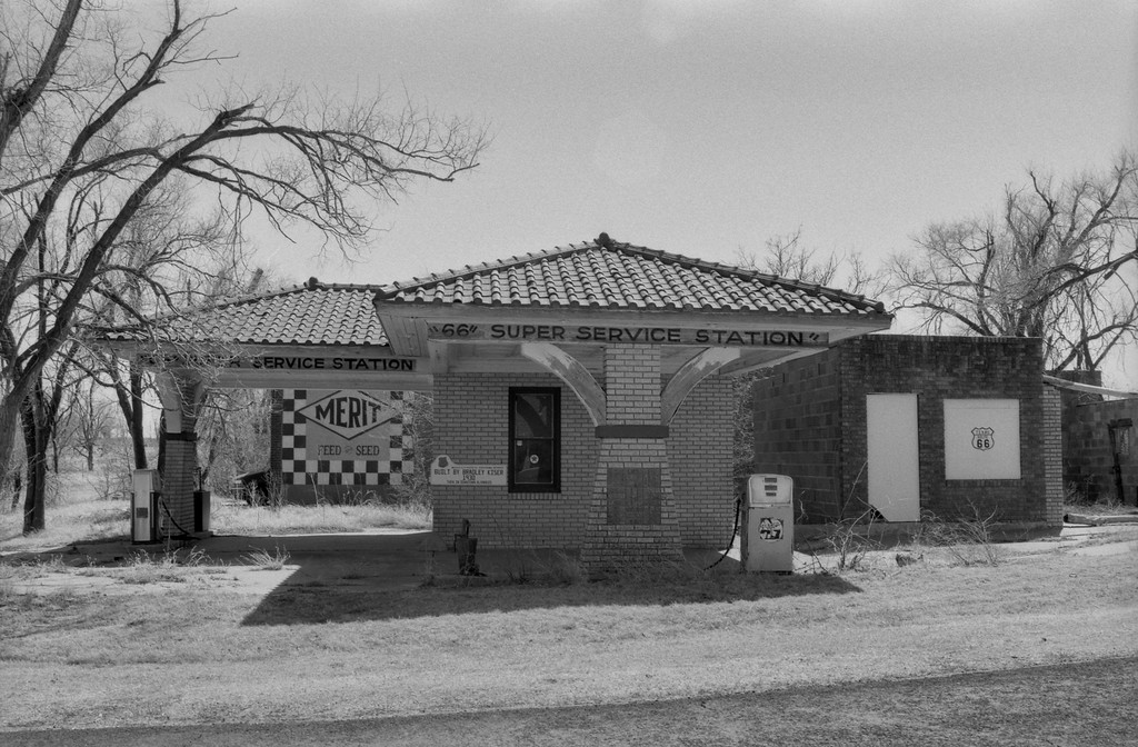 Texaco Super Service Station - Route 66 - Alanreed, Texas